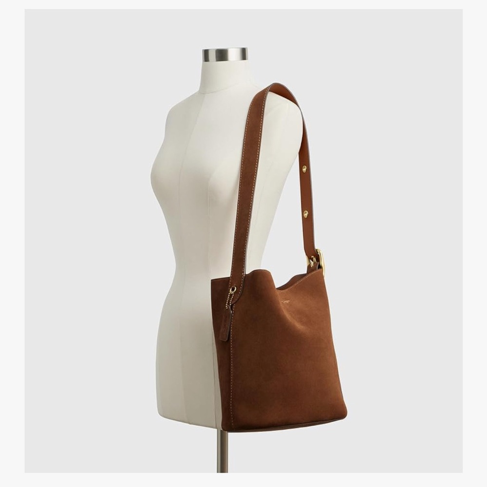 Authentic Coach bleeker bucket bag. Warm Brown